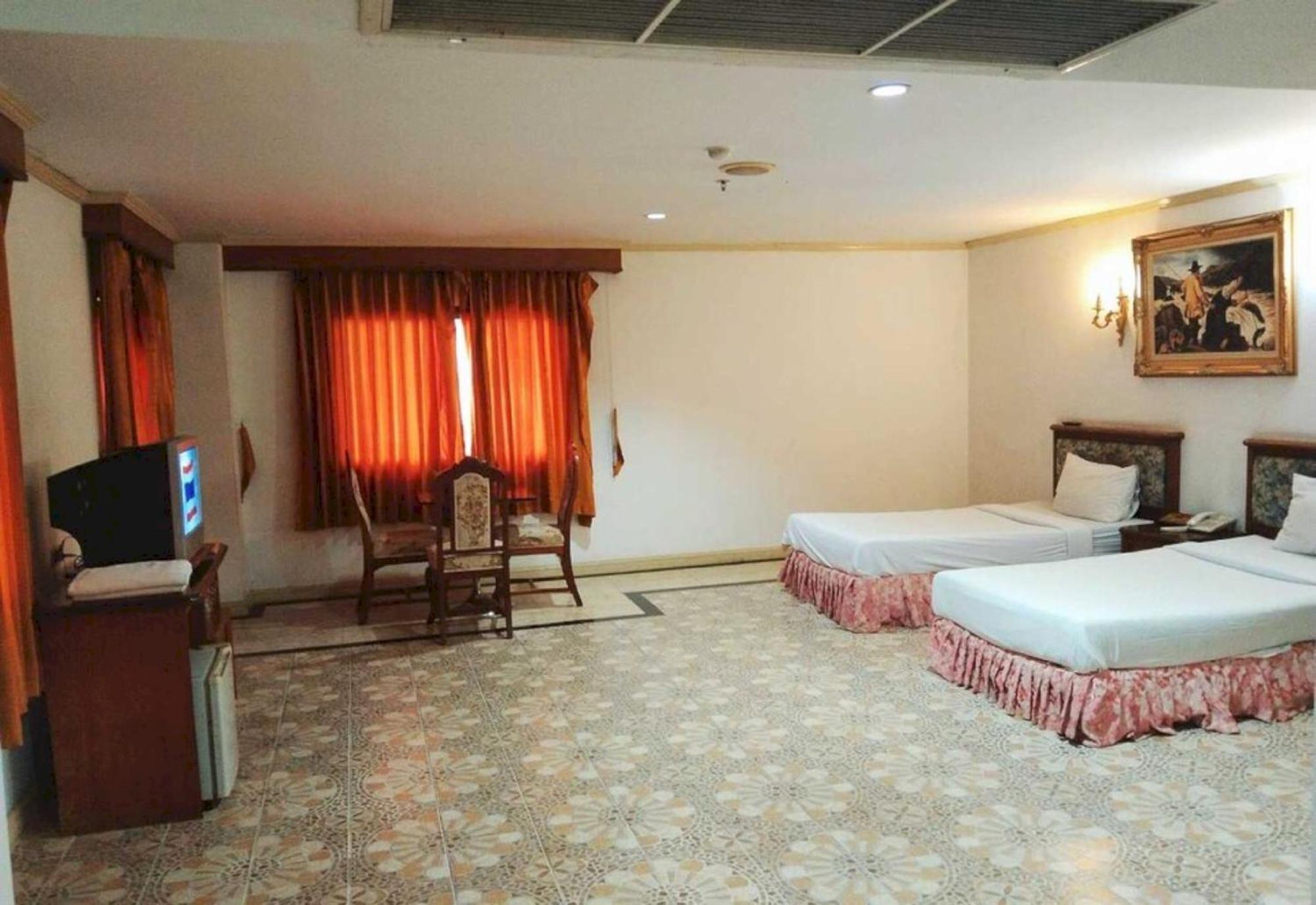 13 Coins Bang Yai Hotel Nonthaburi Bagian luar foto