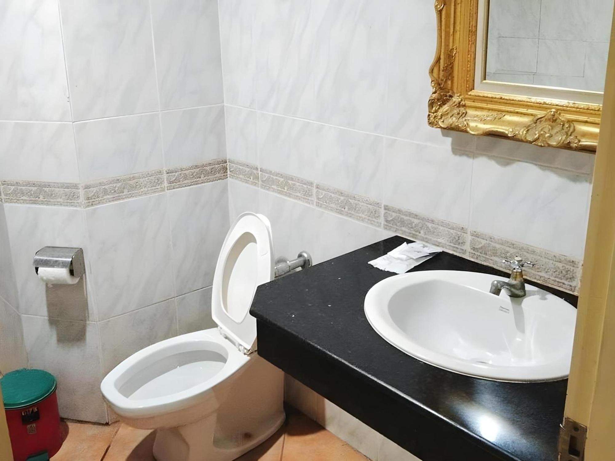 13 Coins Bang Yai Hotel Nonthaburi Bagian luar foto