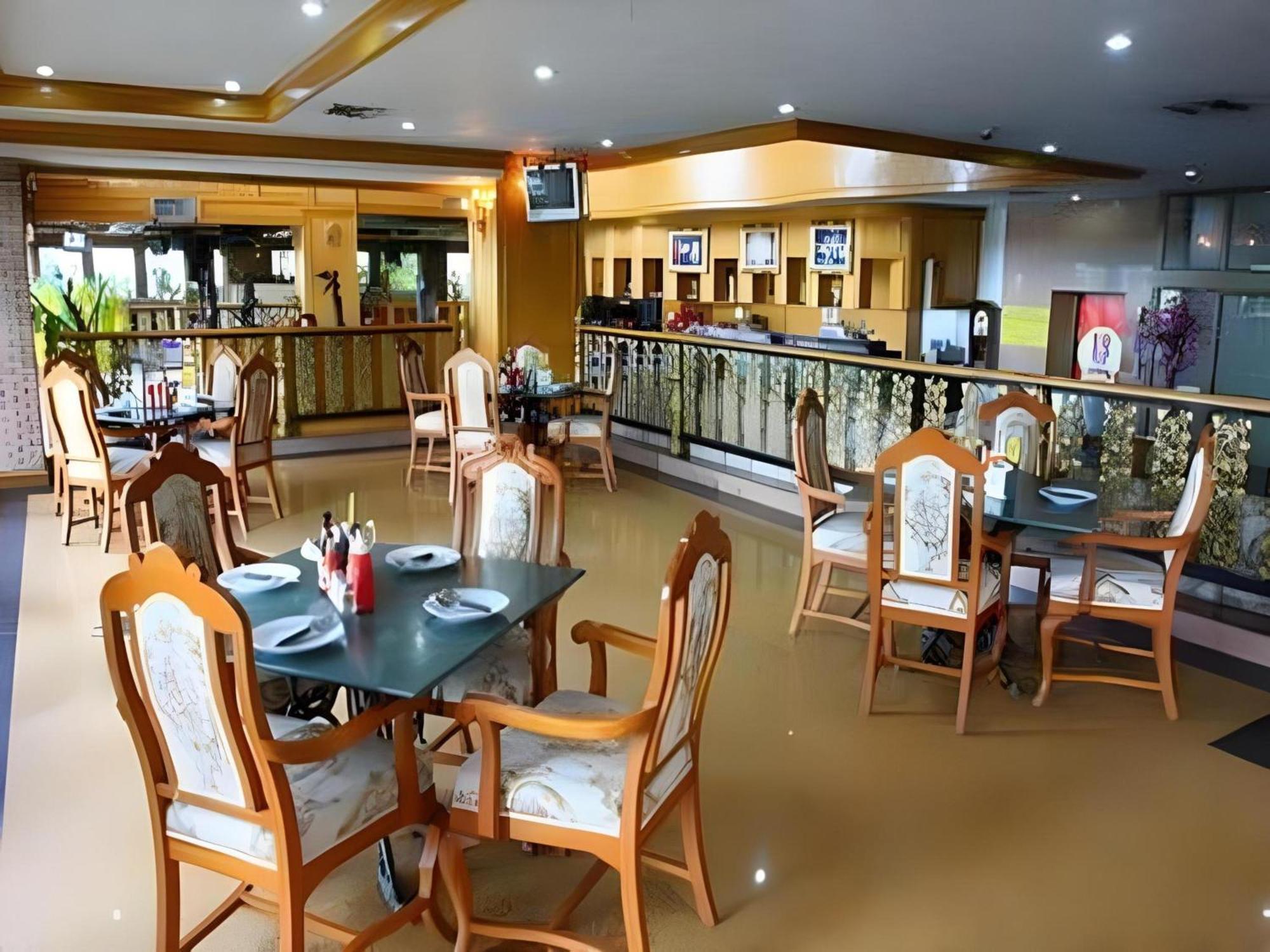 13 Coins Bang Yai Hotel Nonthaburi Bagian luar foto