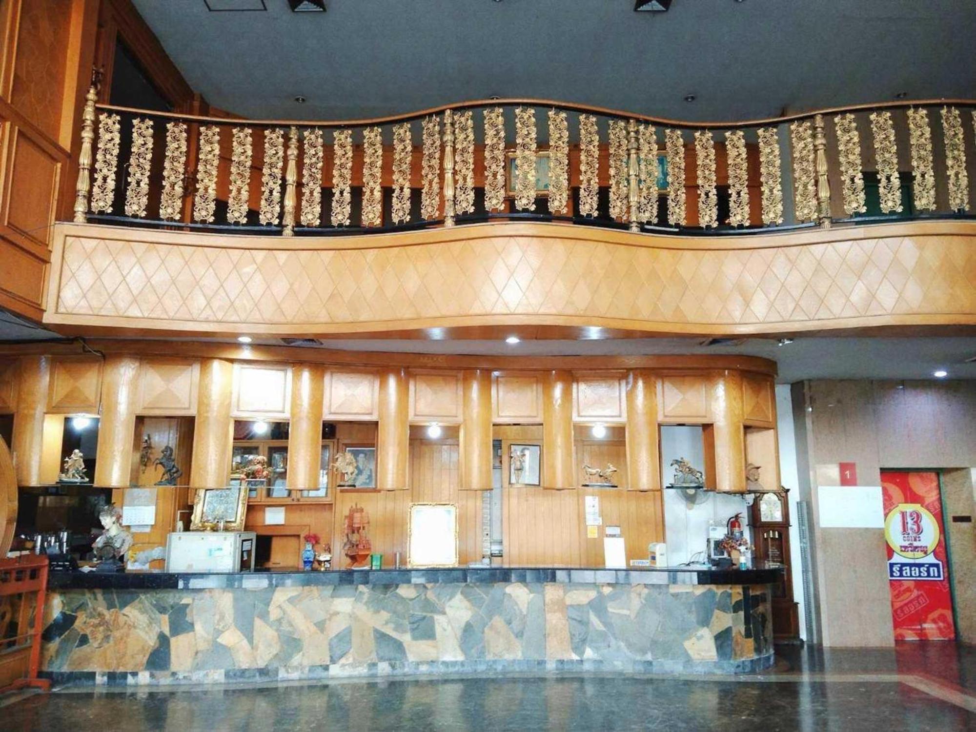 13 Coins Bang Yai Hotel Nonthaburi Bagian luar foto