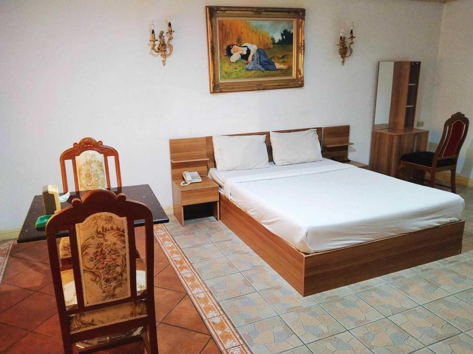 13 Coins Bang Yai Hotel Nonthaburi Bagian luar foto