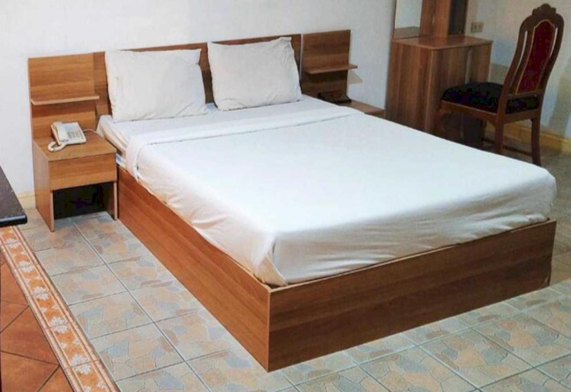 13 Coins Bang Yai Hotel Nonthaburi Bagian luar foto
